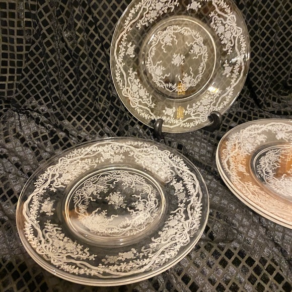 Gorgeous Fostoria Etched with Bows and flowers plates set of 5 - Picture 4 of 5